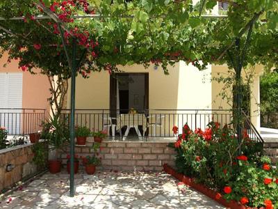 PARGA APARTMENTS 001