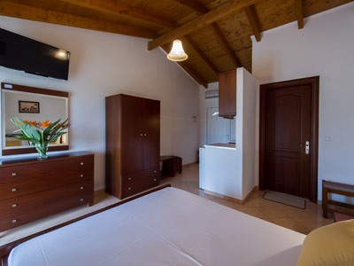 PARGA APARTMENTS 004